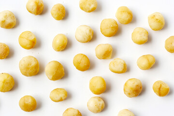 Deliciously salted roasted macadamia nuts