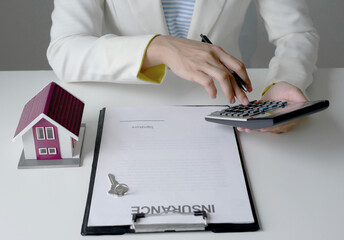 Real estate agents give advice to clients and calculate home ren