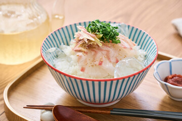 冷やし鯛茶漬け｜冷たいお出汁で食べる夏ごはん
