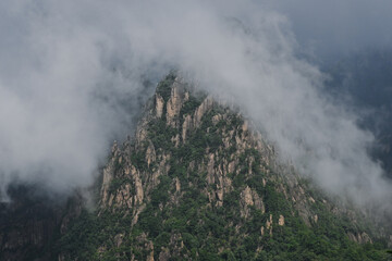 A sea of clouds churning in the mountains