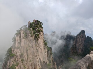 A sea of clouds churning in the mountains
