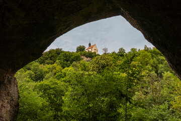 Die Klaussteinkapelle bei Kirchahorn in der Fränkischen Schweiz 1