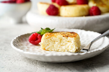 cottage cheese pancakes with raspberries and mint