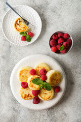 cottage cheese pancakes with raspberries and mint