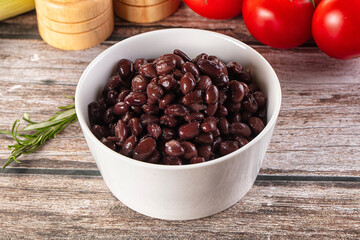 Canned black beans in the bowk