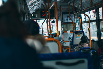 バスの車内