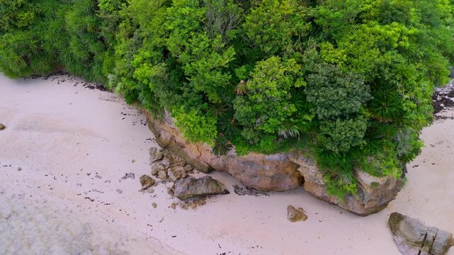 Kouri Island in Okinawa, a coastline landscape where beaches and cliffs coexist
