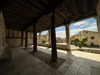 Obraz premium Wooden arcade of the old Town Hall of Palenzuela in Palencia village center