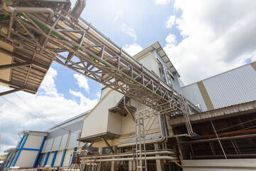 Steel and aluminum pipes in the pipe bridge above the head.