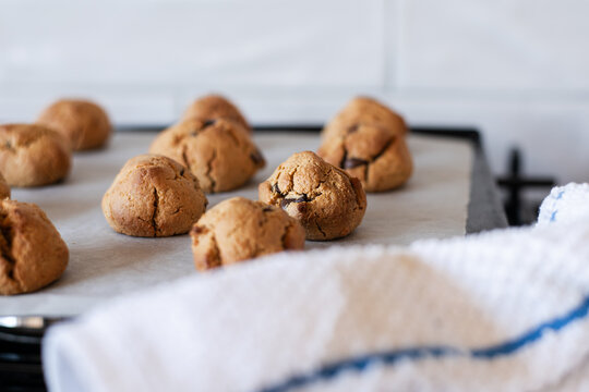 high protein choc chip cookies that are gluten free and vegan