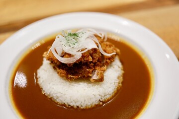 サクサク豚カツのポークカツカレー