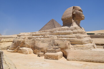sphinx and pyramid of giza