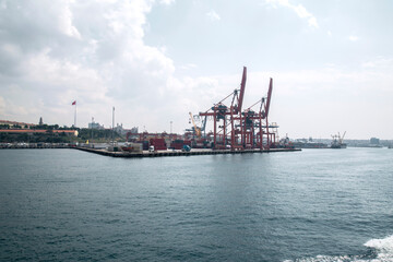 Large gantry cranes