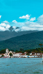Arquitetura Colonial Brasil Cidade Paraty Paisagem Litorânea Porto Rio de Janeiro Colonial História Cultura Caminho Real Rota Ouro Artesanal Madeira Natureza Oceano Costa Barco Turismo Patrimônio
