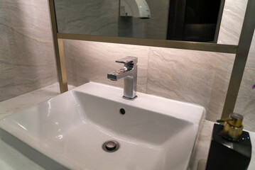 Modern Sink with Stylish Faucet Design