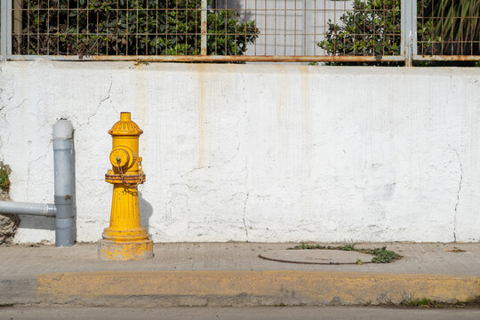 Grifo de incendio de color amarillo, Chile