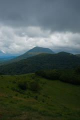 Fototapeta premium Le Puy-de-Dome, volcan d'Auvergne, chaine des Puys