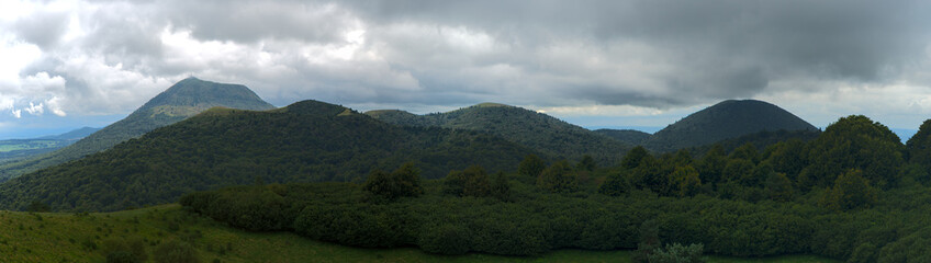 Le Puy-de-Dome, volcan d'Auvergne, chaine des Puys