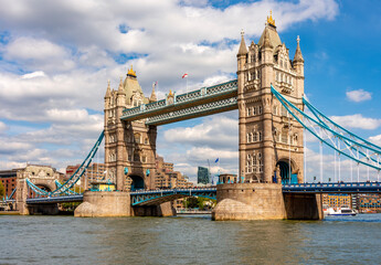 Obraz premium Famous Tower bridge over Thames river, London, UK
