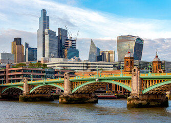 Fototapeta premium Southwark bridge over Thames river and City of London, UK