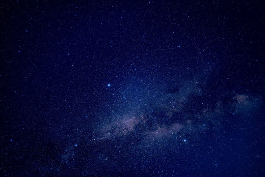 the night sky (夜空) A mysterious flying spiral above Hawaiian night sky likely