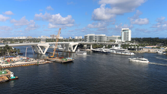 Midday traffic on busy Miami waterways