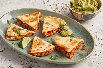 Spelt tortillas with salsa and chickpeas