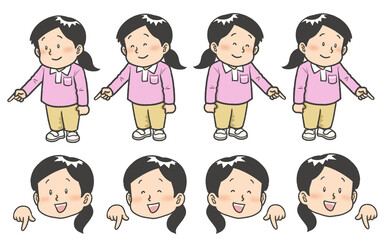 下を指さす女性スタッフ