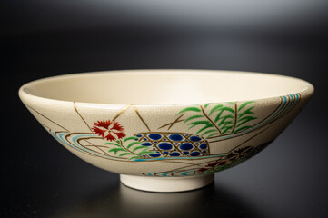 色絵仁清写 秋草文茶碗1 – 日本の伝統的京焼抹茶碗