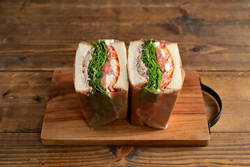 サーモンマリネとツナサンド