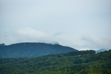 Obraz premium Neuvecelle, montagne et nuages