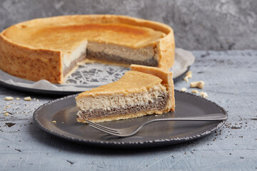 Cheesecake with poppy seeds