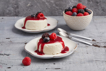 Panna cotta with berry sauce