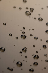 water makes the waterproof smooth surface completely wet, part of the phone screen is covered with drops of water