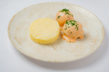 A smooth cake and peach sorbet with herbs, a delight for dessert lovers!
