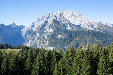 Obraz premium the Watzmann mountain in Germany in summer with its rugged cliffs