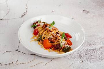 Delectable Spaghetti with Roasted Peppers and Sun Dried Tomatoes
