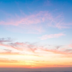 Fototapeta premium Gradient Sky with Soft Clouds Background