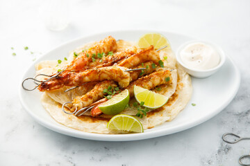 Shrimp skewers with fresh lime