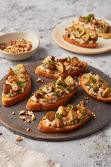 Chestnut mushroom rolls