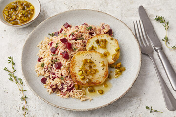Spiced rice with beetroot and kohlrabi