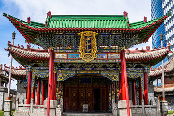 Front view of Choijin Lama Temple with green roof © BaljK' RTE