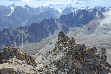 キルギス_アラアルチャ国立公園_Elektro Peak