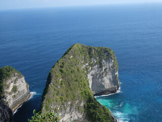 Kelingking Beach offers stunning cliffs, turquoise waters, and unforgettable views on Nusa Penida Island.