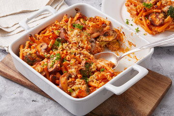 Pasta bake with broccoli and mushrooms