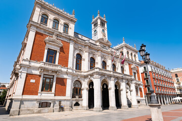 Fototapeta premium Valladolid, Spain – View of the city hall in the main square during the day.