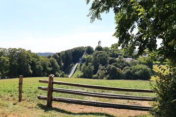 Blick auf die Skisprungschanze in Meinerzhagen