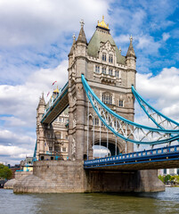 Fototapeta premium Famous Tower bridge over Thames river, London, UK