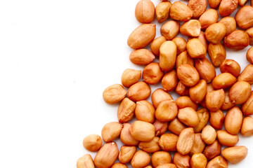 Raw peanuts with red skin