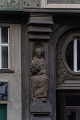 Obraz premium Decooration of the building in Old Prague